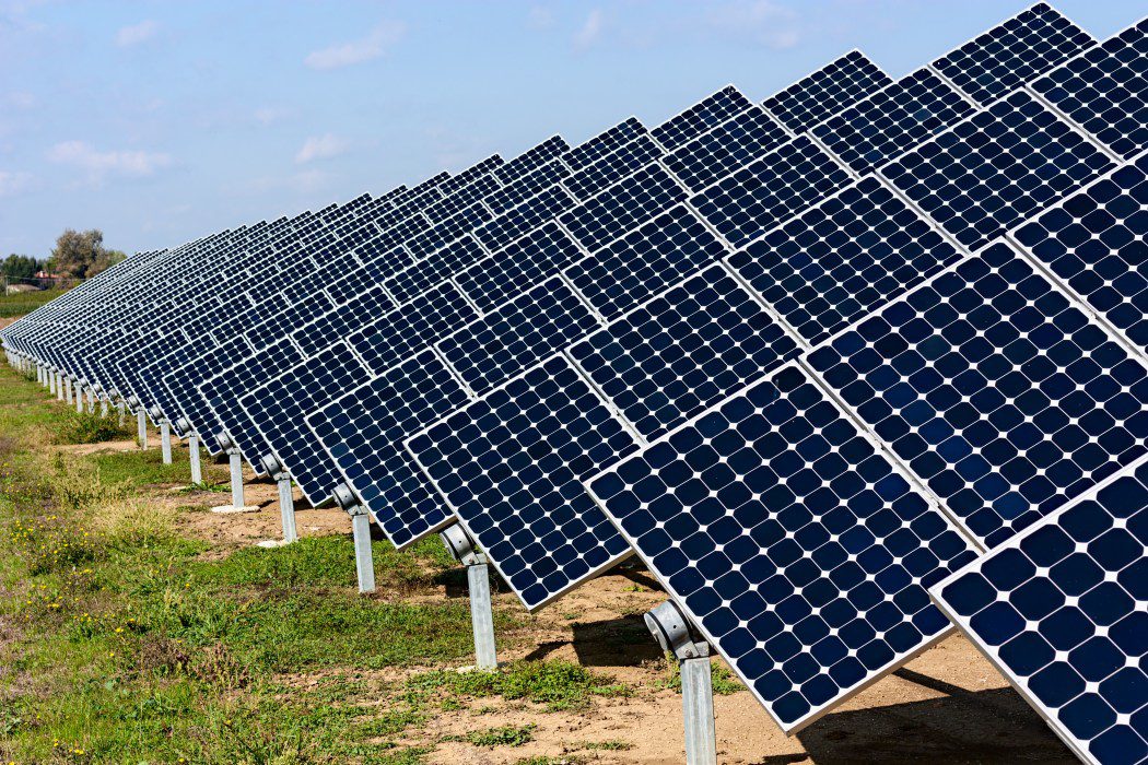 Bill urges gov’t to tap into solar energy to power buildings, facilities