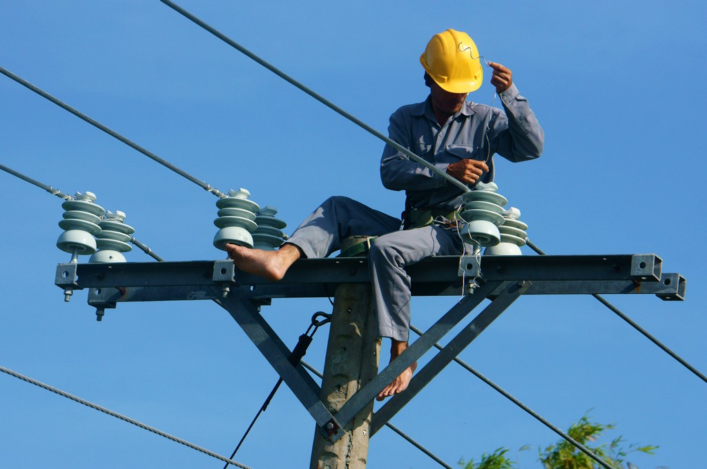 Consumer Group pushes for transparency in petroleum prices and power plant maintenance