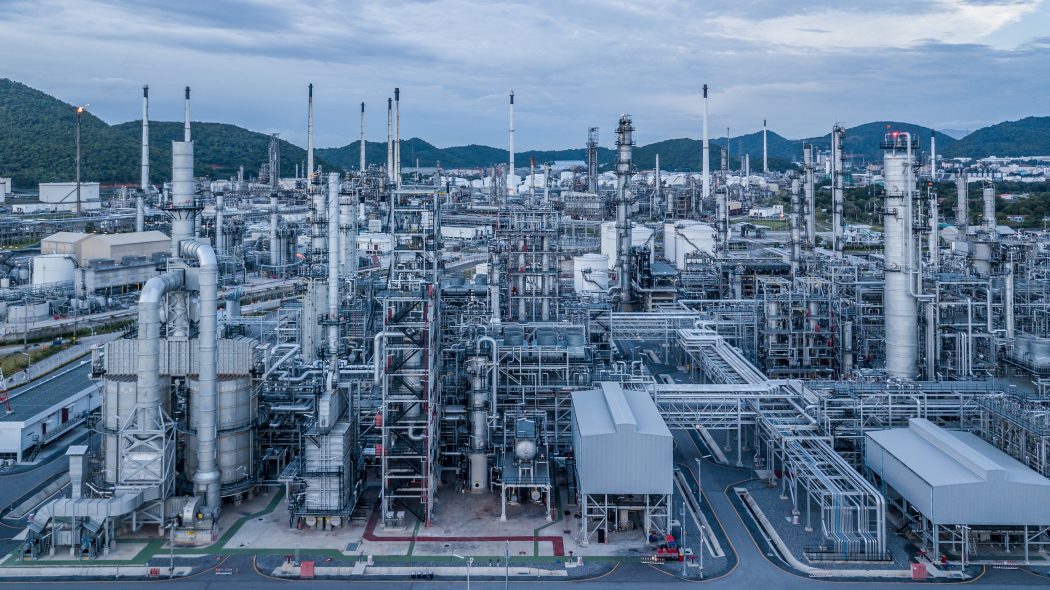 Natural,Gas,Storage,Tanks,And,Oil,Tanks,In,Oil,Refinery
