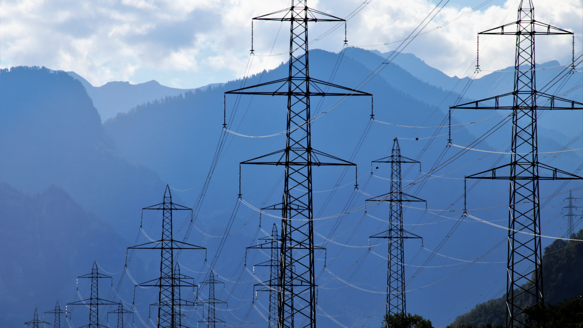 National and global contexts of growing electric power
