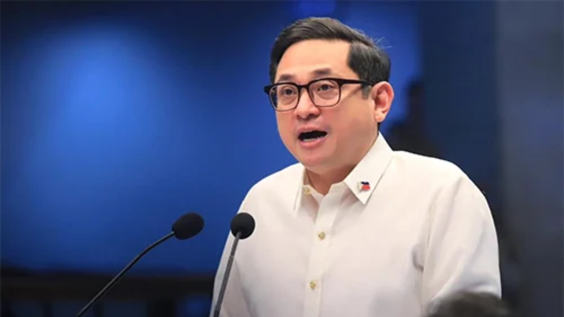 Senator Aquino moves to let President suspend fuel taxes, support PUV drivers