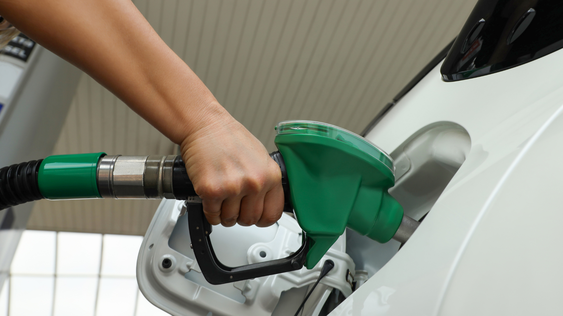 DOE expects fuel price rollbacks to continue as Hormuz deal nears